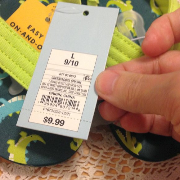 Cat & Jack NWT flip flops with alligators,size kids 9-10 - Picture 7 of 8